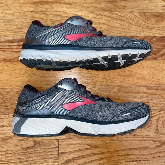 Brooks Women’s, Adrenaline GTS-18 Gray and Pink Running Shoes size 7 wide (D) - Picture 4 of 9